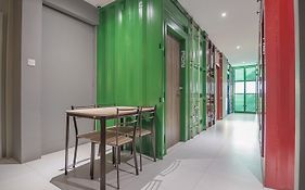 RedDoorz near Taman Rejomulyo